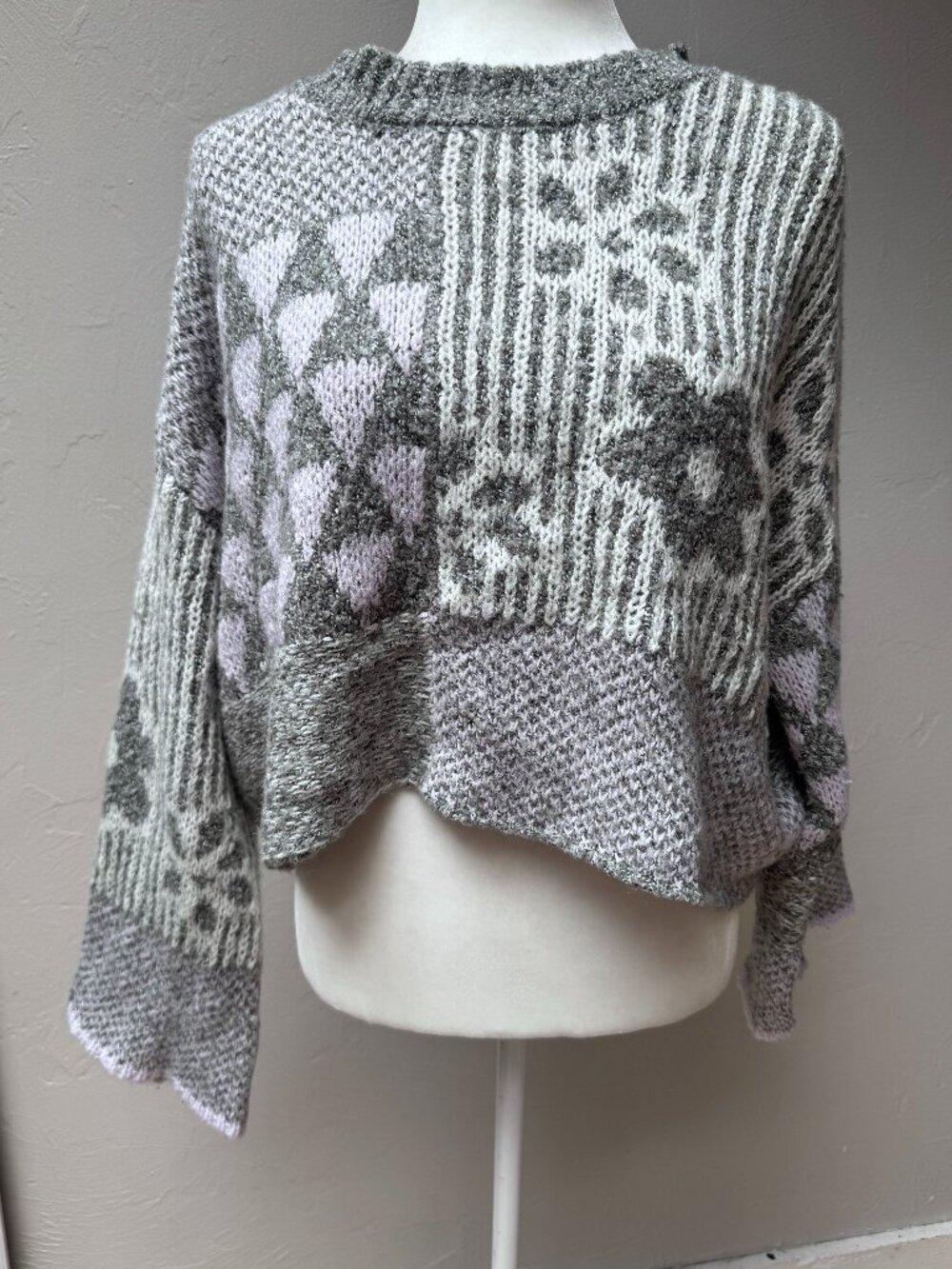 "Sincerely Jules" Bell Sleeve Cropped Knit Sweater Sz M